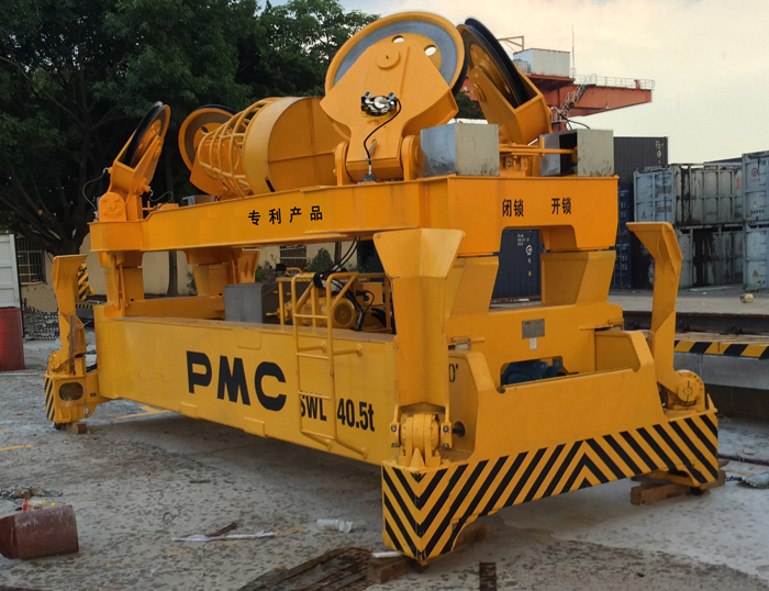 滑輪制動(dòng)盤(pán)防搖集裝箱吊具