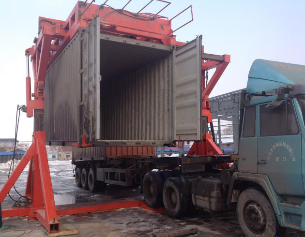 翻轉(zhuǎn)式集裝箱吊具